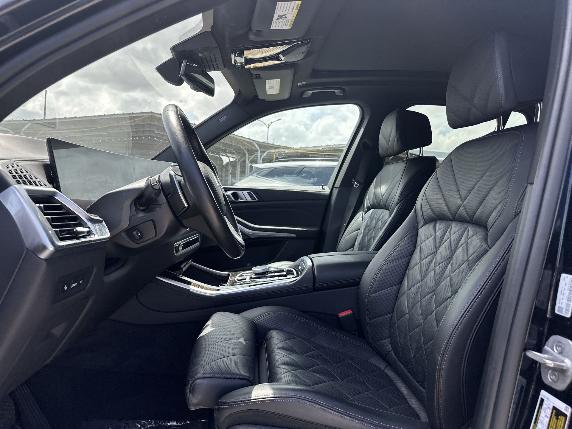 Used 2024 BMW X5 xDrive50e AWD/4WD image 13