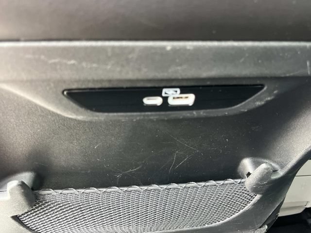Used 2023 Chrysler Pacifica Touring-L FWD image 17