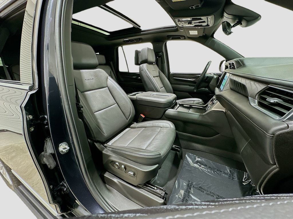 Used 2023 GMC Yukon Denali w/ Denali Reserve Package AWD/4WD image 32