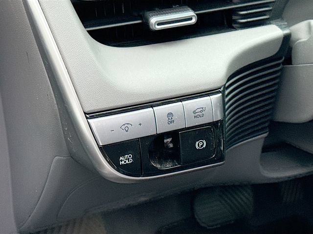 Certified 2024 Hyundai Ioniq 5 SEL RWD image 8