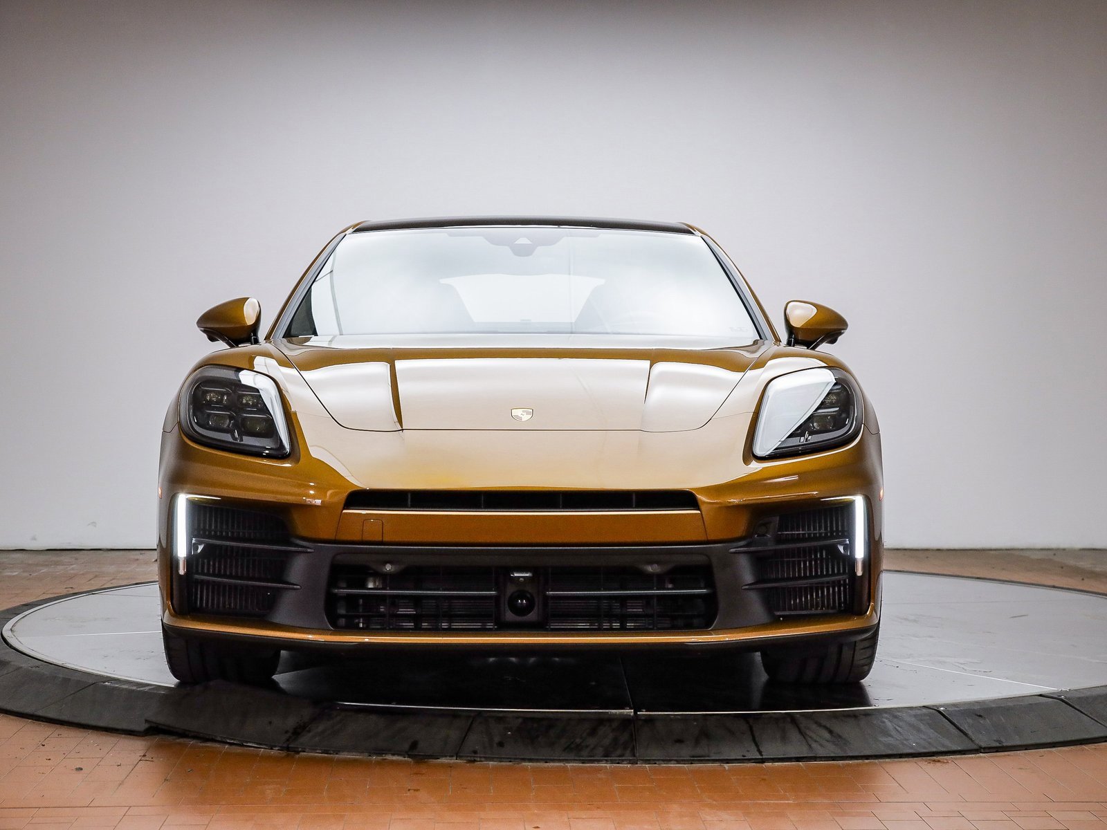 Certified 2025 Porsche Panamera image 12