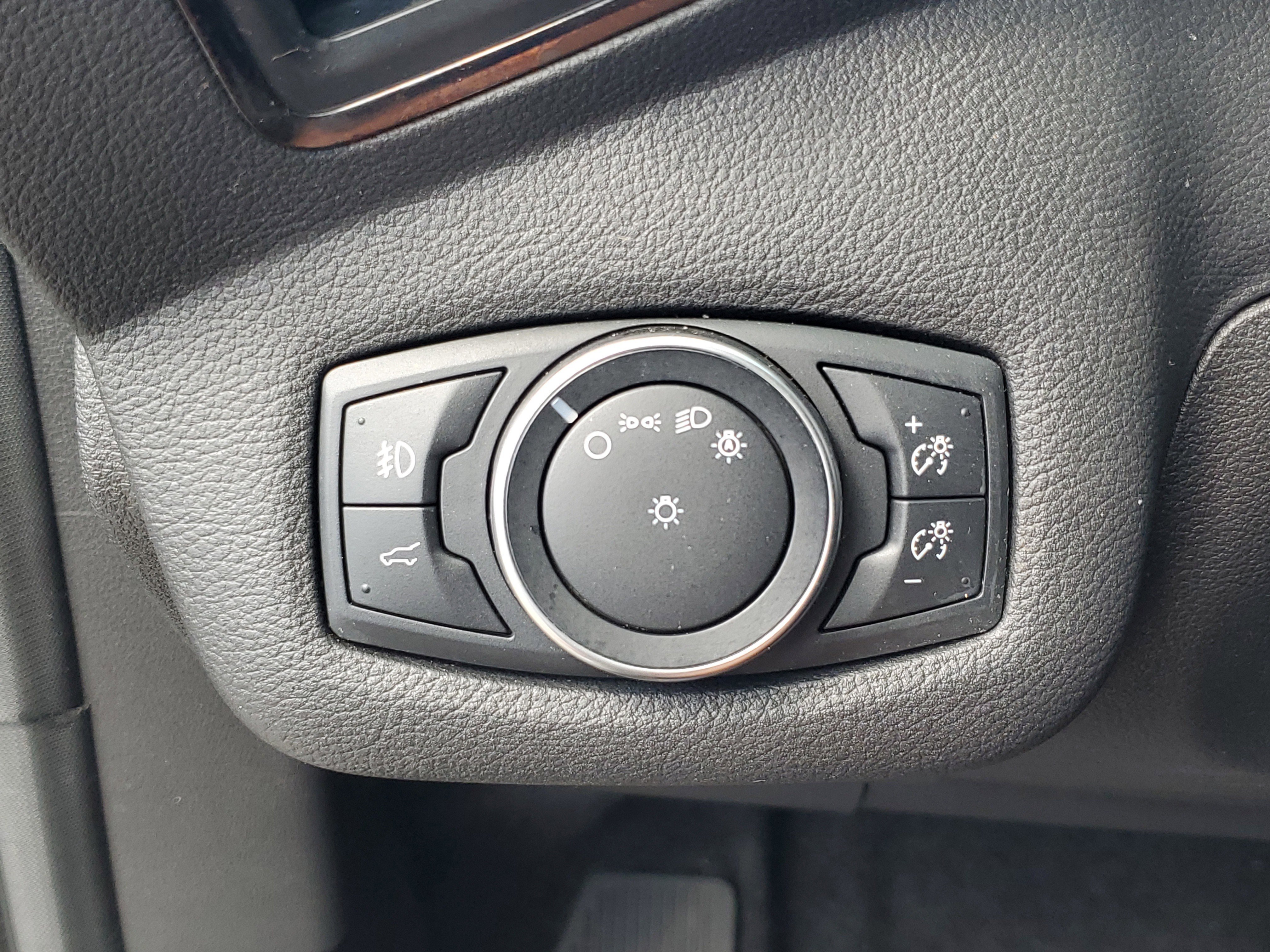 Used 2017 Ford Escape Titanium FWD image 25