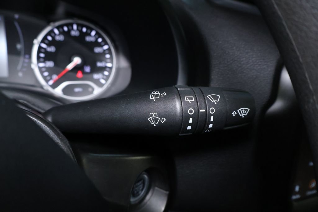 Used 2023 Jeep Renegade Latitude image 23