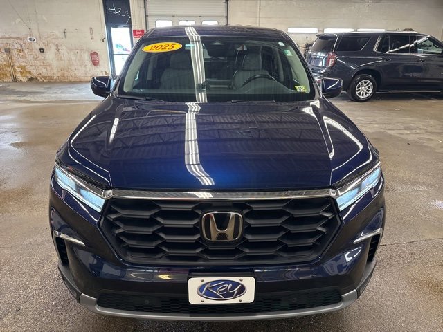 Used 2025 Honda Pilot EX-L image 2