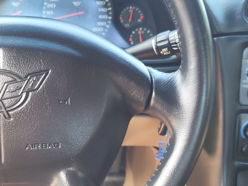 Used 2004 Chevrolet Corvette Convertible w/ Preferred Equipment Group RWD image 21