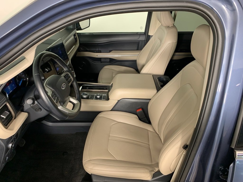 Used 2022 Ford Expedition Max Limited image 18