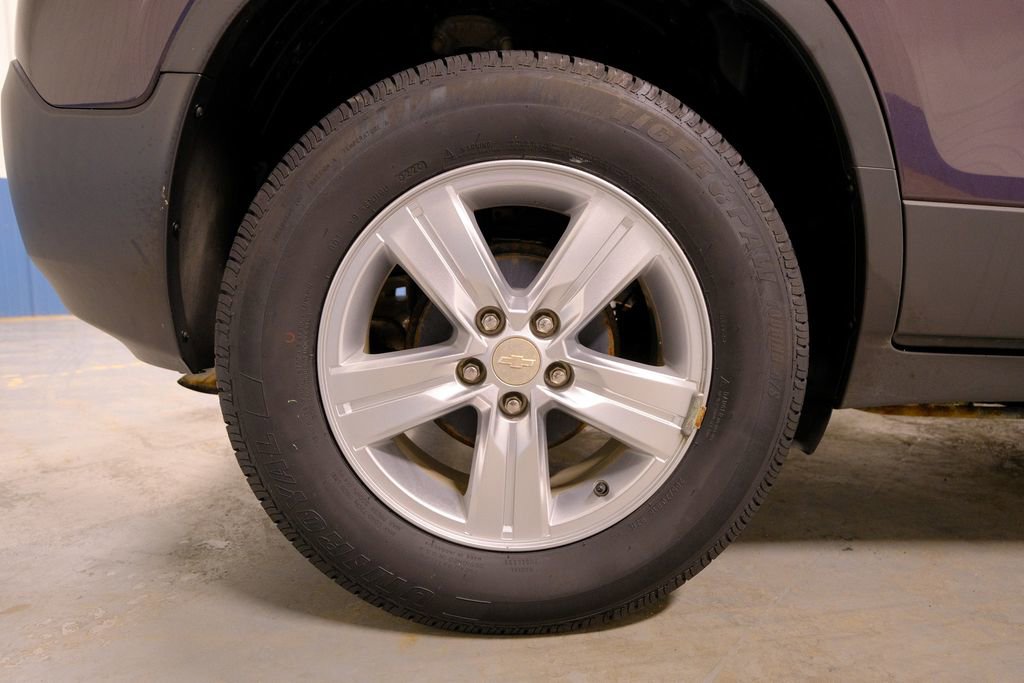 Used 2016 Chevrolet Trax LT w/ LT Sun and Sound Package image 39