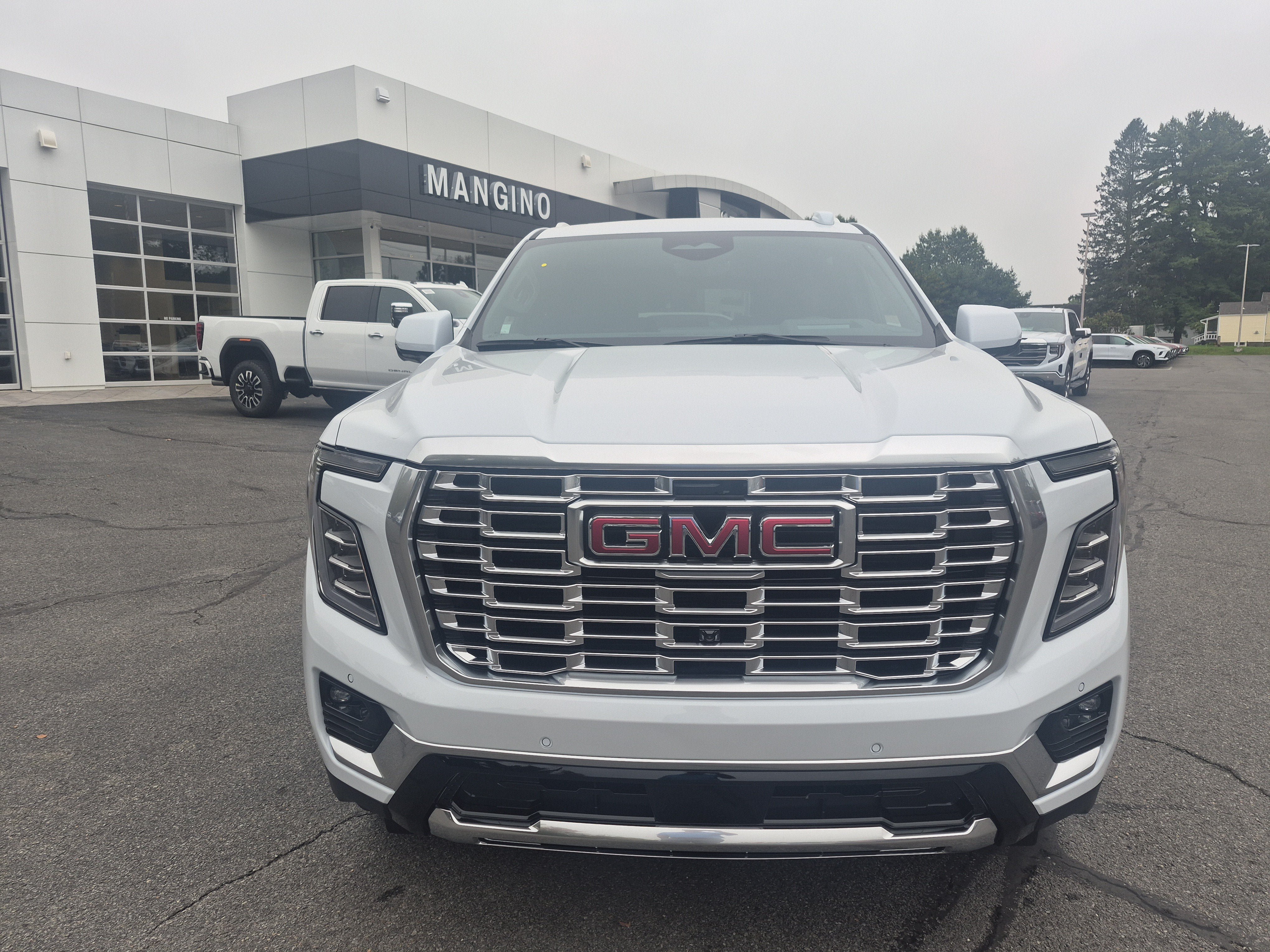 New 2027 GMC Yukon XL Denali w/ Denali Reserve Package AWD/4WD image 8