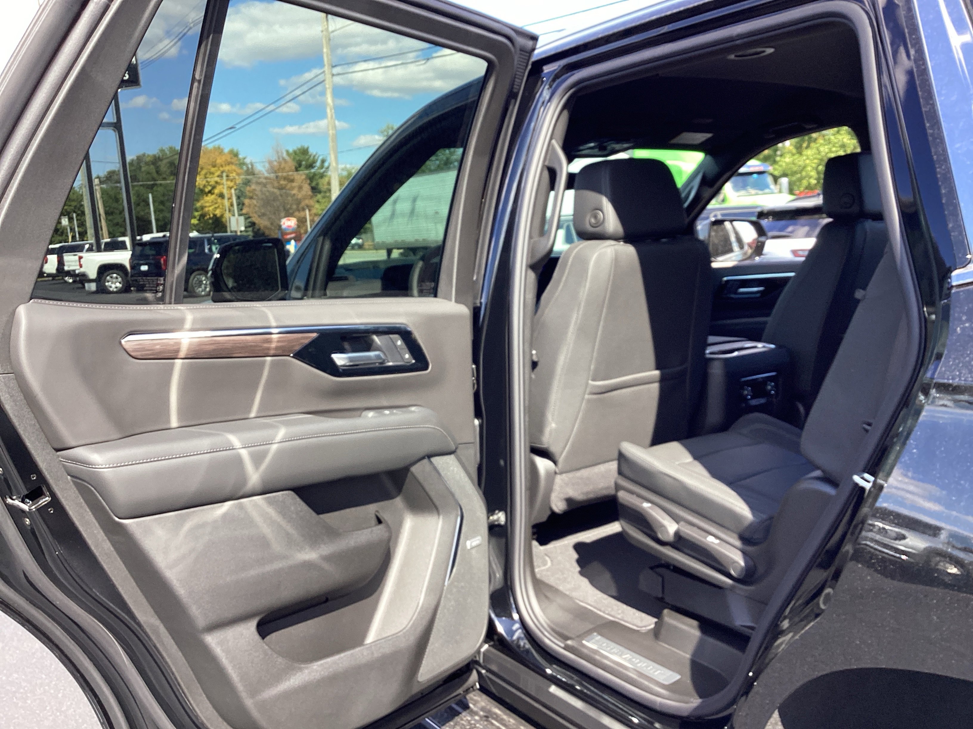 New 2026 Chevrolet Tahoe LT w/ Comfort Package image 39