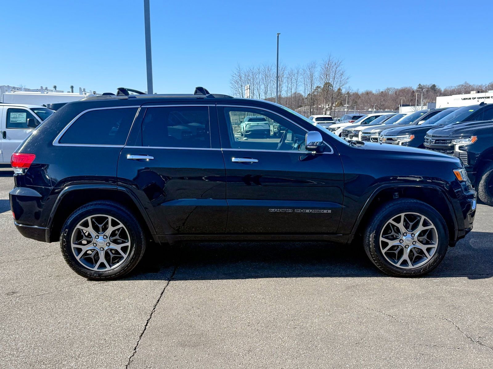 Used 2020 Jeep Grand Cherokee Overland AWD/4WD image 8