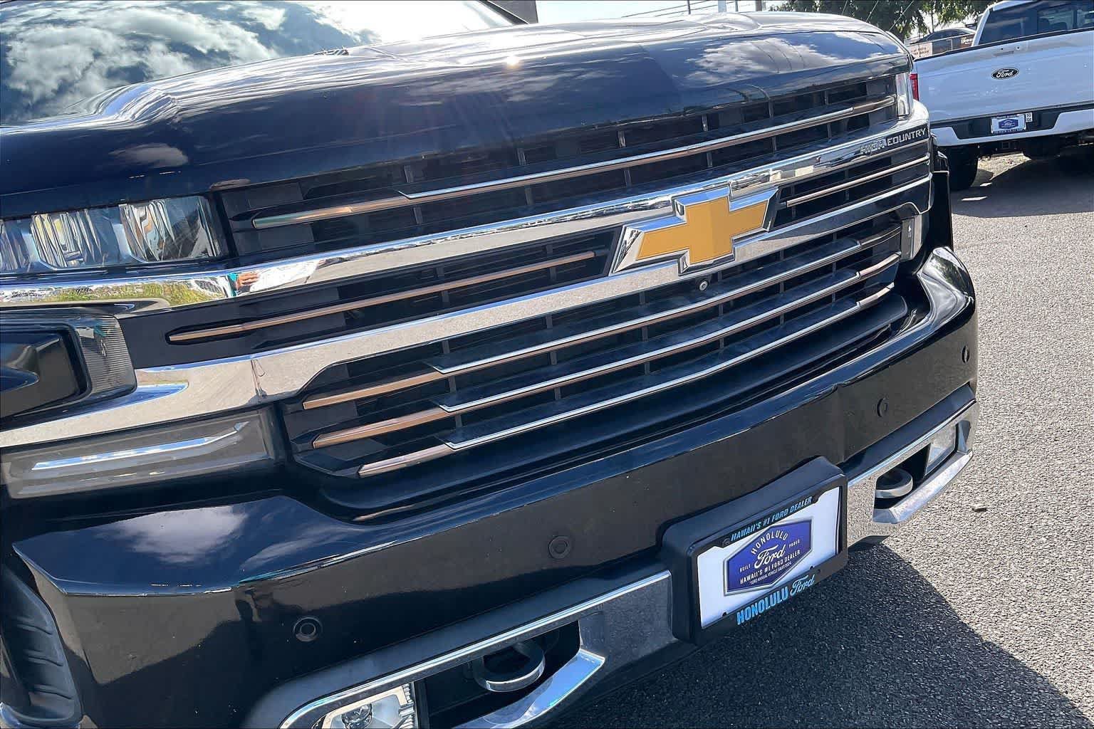 Used 2020 Chevrolet Silverado 1500 High Country w/ Technology Package AWD/4WD image 33