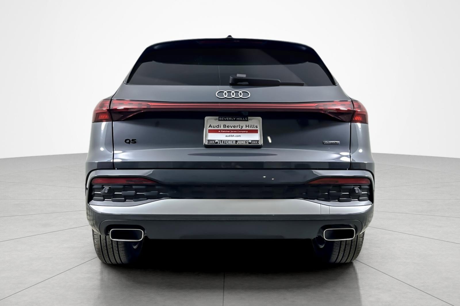 Used 2025 Audi Q5 Premium w/ 19" Wheel Package image 4