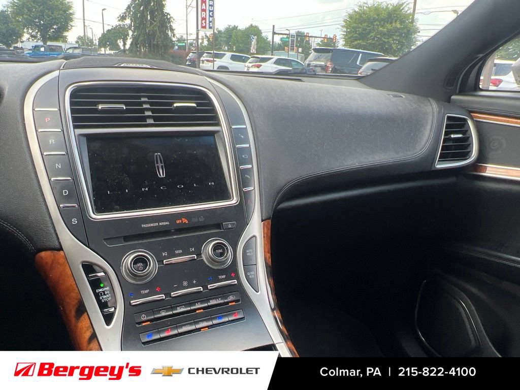 Used 2017 Lincoln MKX Reserve AWD/4WD image 11