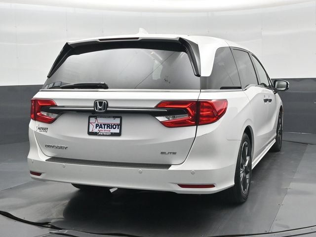 Used 2024 Honda Odyssey Elite image 2