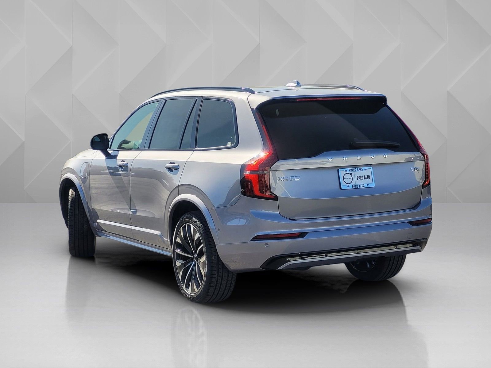 New 2026 Volvo XC90 T8 Ultra w/ Protection Package image 4