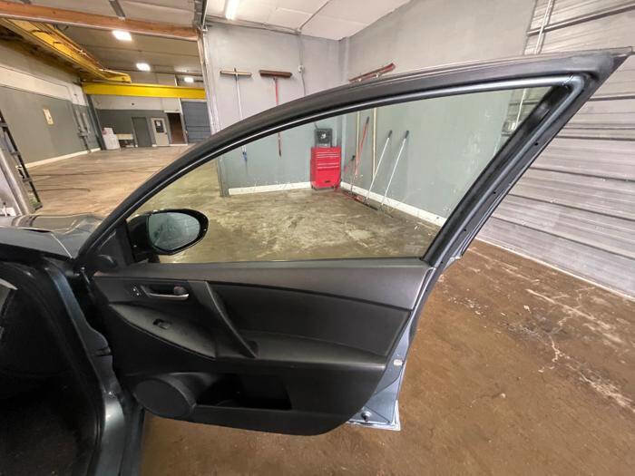 Used 2012 MAZDA MAZDA3 i Touring FWD image 30