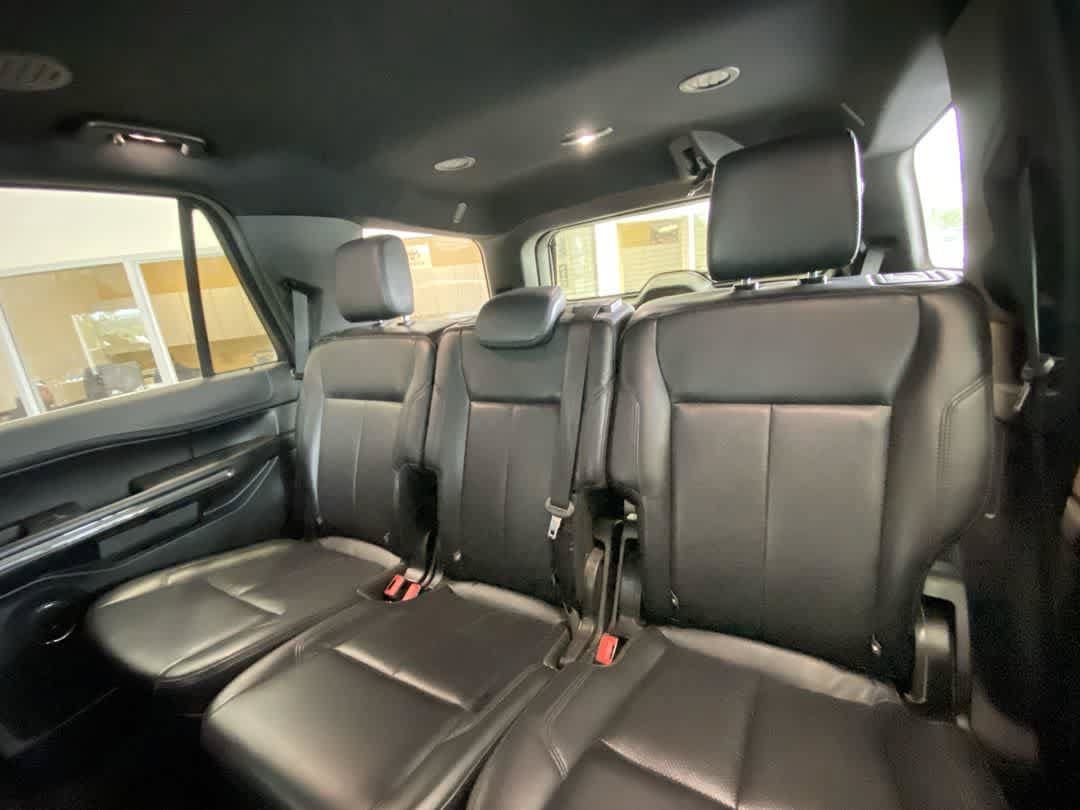 Used 2019 Ford Expedition XLT w/ Equipment Group 201A AWD/4WD image 23