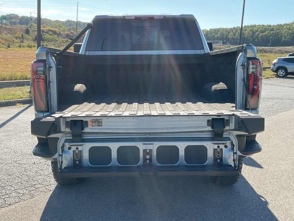Used 2024 GMC Sierra 2500 AT4 w/ AT4 Premium Plus Package AWD/4WD image 9