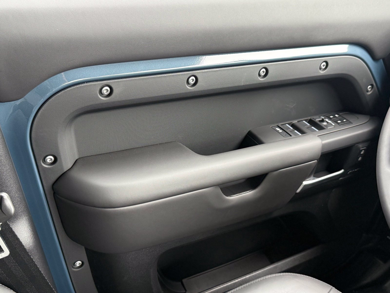 New 2026 Land Rover Defender 110 S AWD/4WD image 36