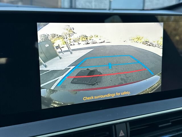 Used 2024 Toyota Prius XLE FWD image 22