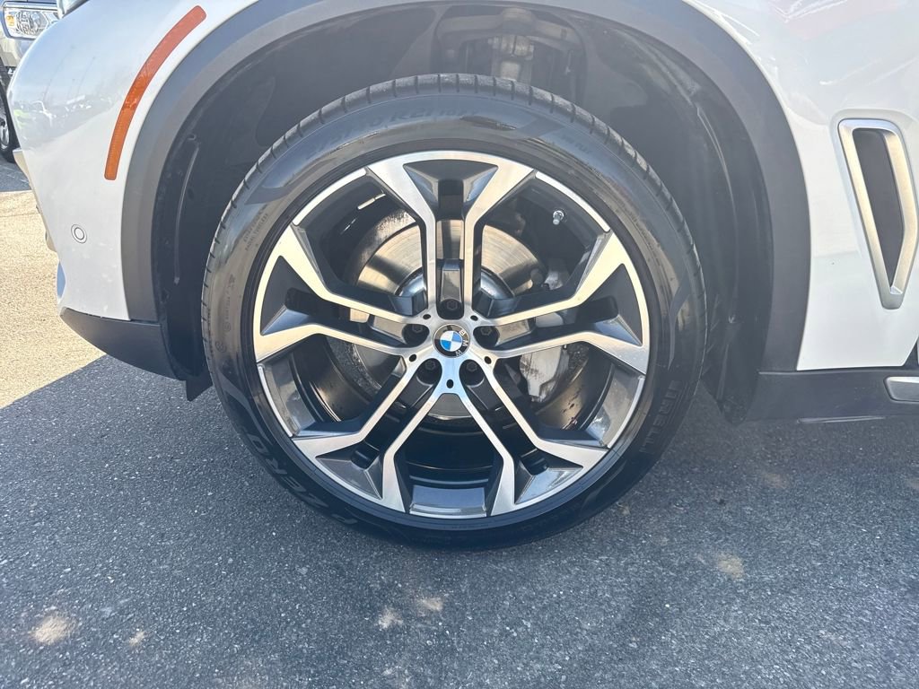 Used 2022 BMW X5 sDrive40i w/ Executive Package image 29
