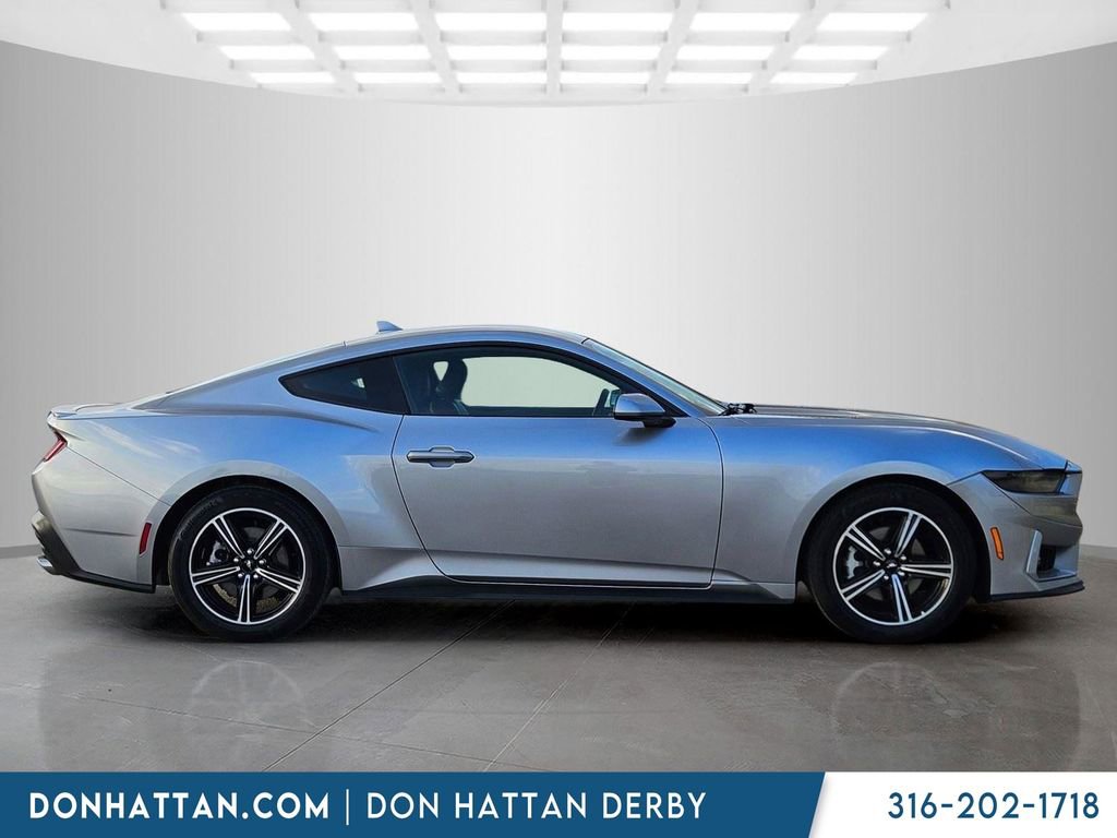 Used 2025 Ford Mustang Premium RWD image 12