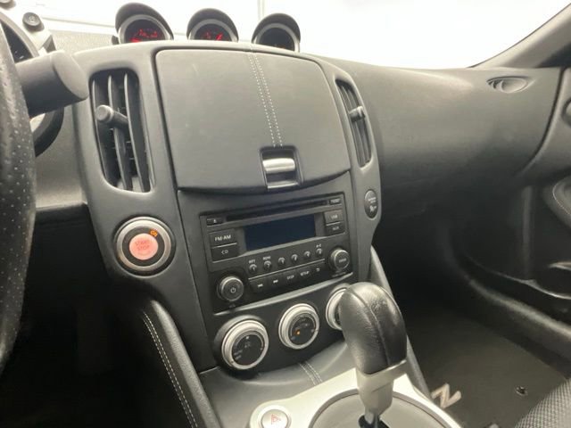 Used 2016 Nissan 370Z Coupe RWD image 8
