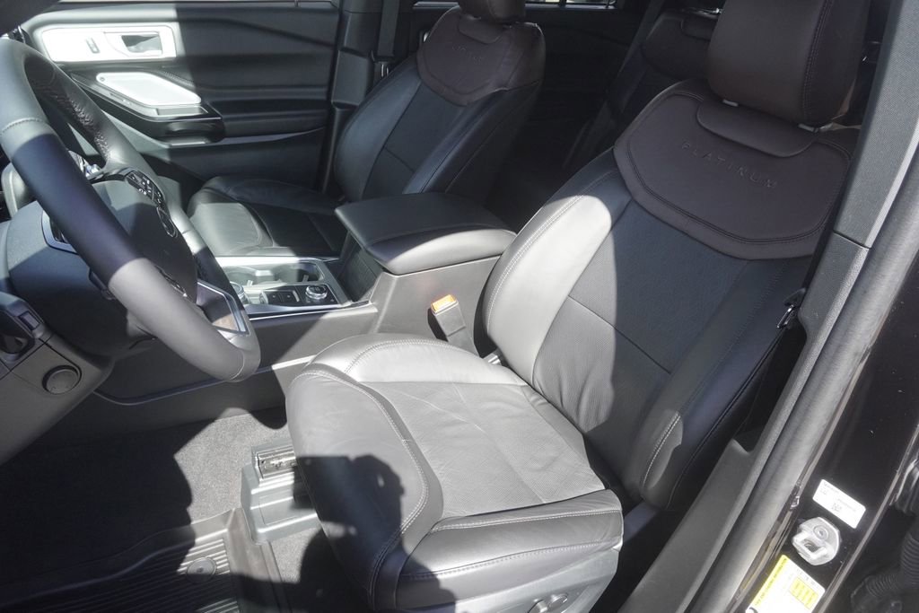 Used 2023 Ford Explorer Platinum w/ Technology Package image 20