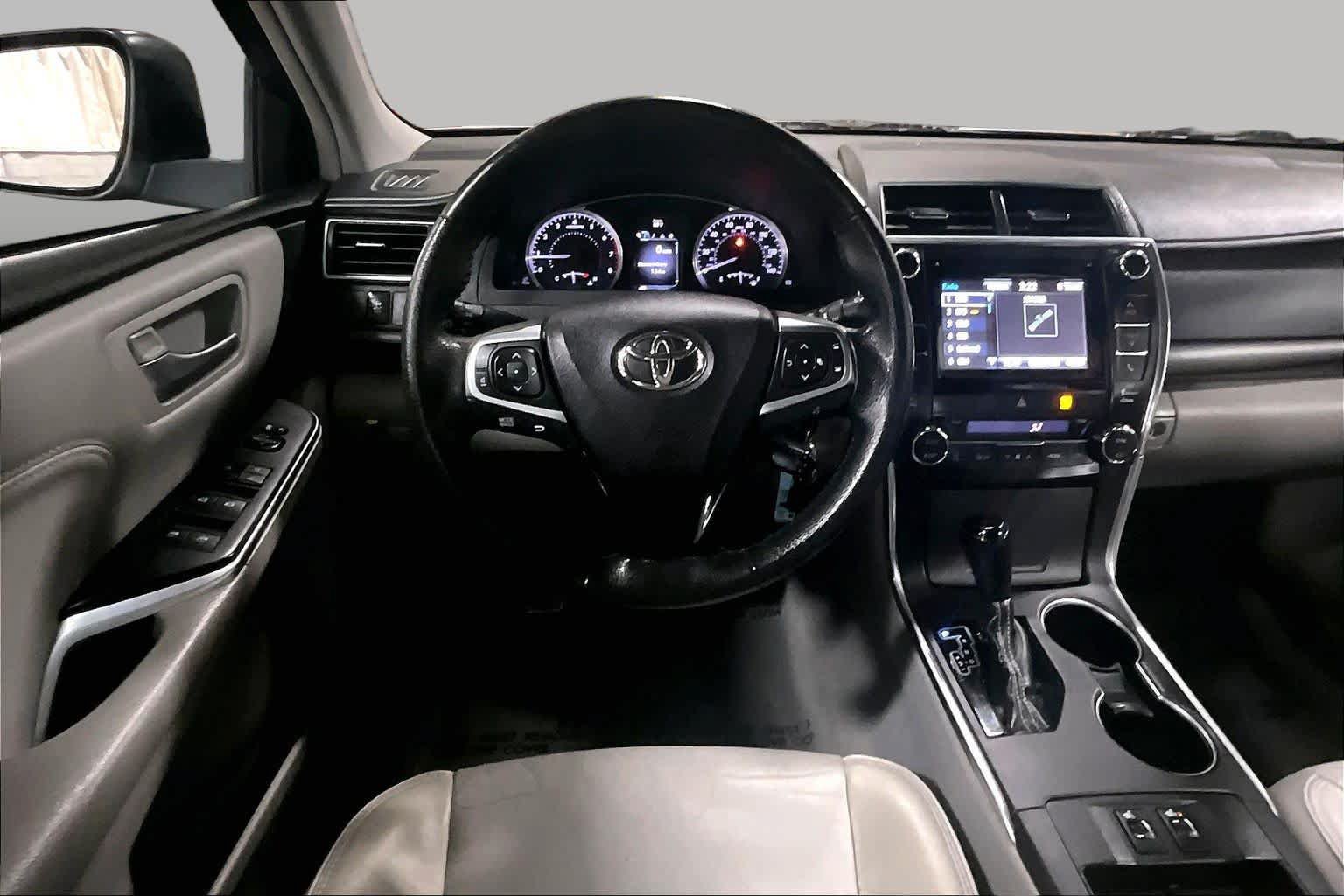 Used 2017 Toyota Camry XLE FWD image 6