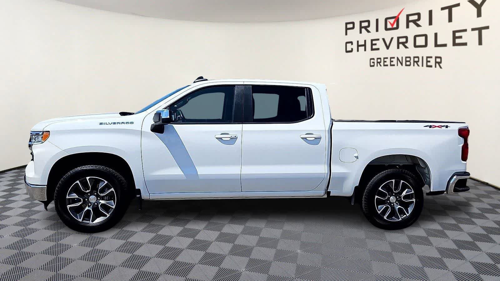 Used 2023 Chevrolet Silverado 1500 LT AWD/4WD image 5