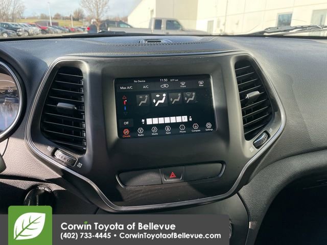 Used 2019 Jeep Cherokee Latitude w/ Popular Appearance Group image 13