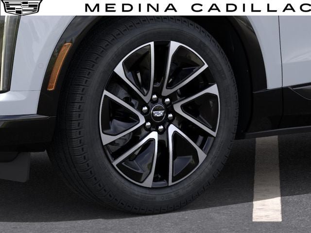 New 2027 Cadillac Optiq Sport w/ LPO, Floor Liner Package AWD/4WD image 9