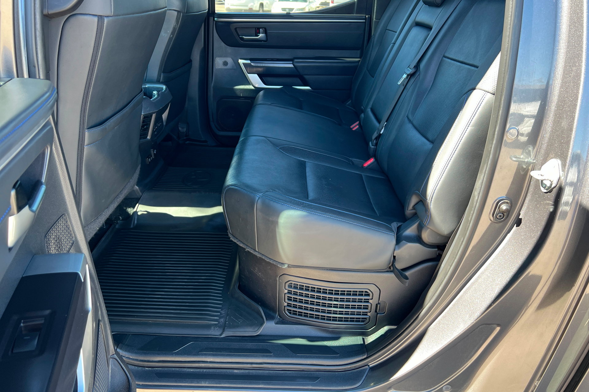 Used 2023 Toyota Tundra Platinum AWD/4WD image 22