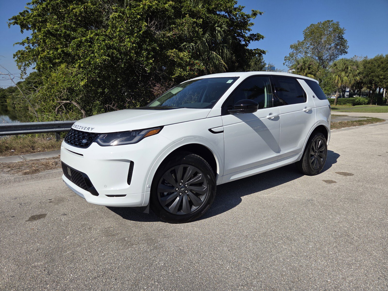New 2025 Land Rover Discovery Sport S