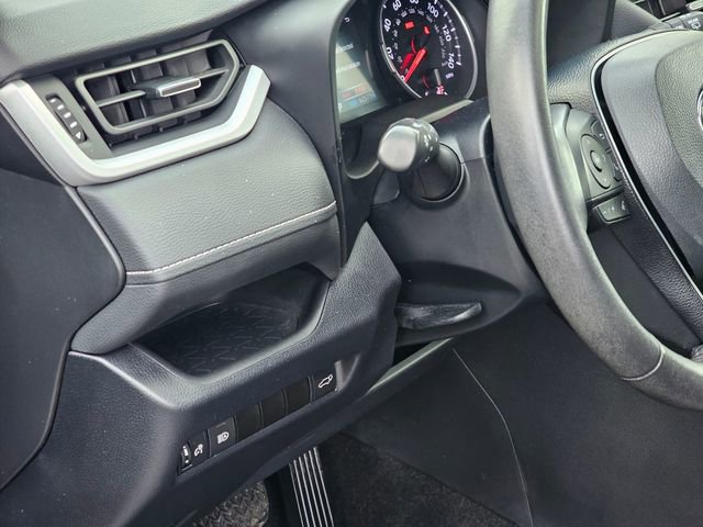 Used 2020 Toyota RAV4 XLE Premium image 14