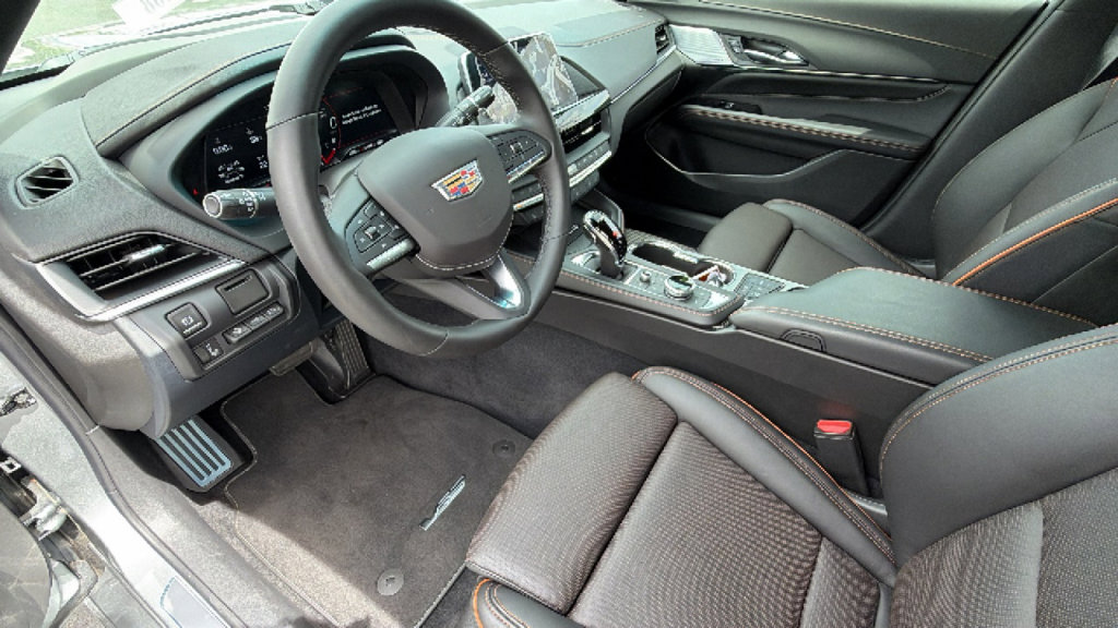 Used 2025 Cadillac CT4 V w/ Navigation Package AWD/4WD image 10