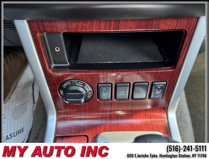Used 2011 Nissan Pathfinder LE w/ Navigation Pkg image 19