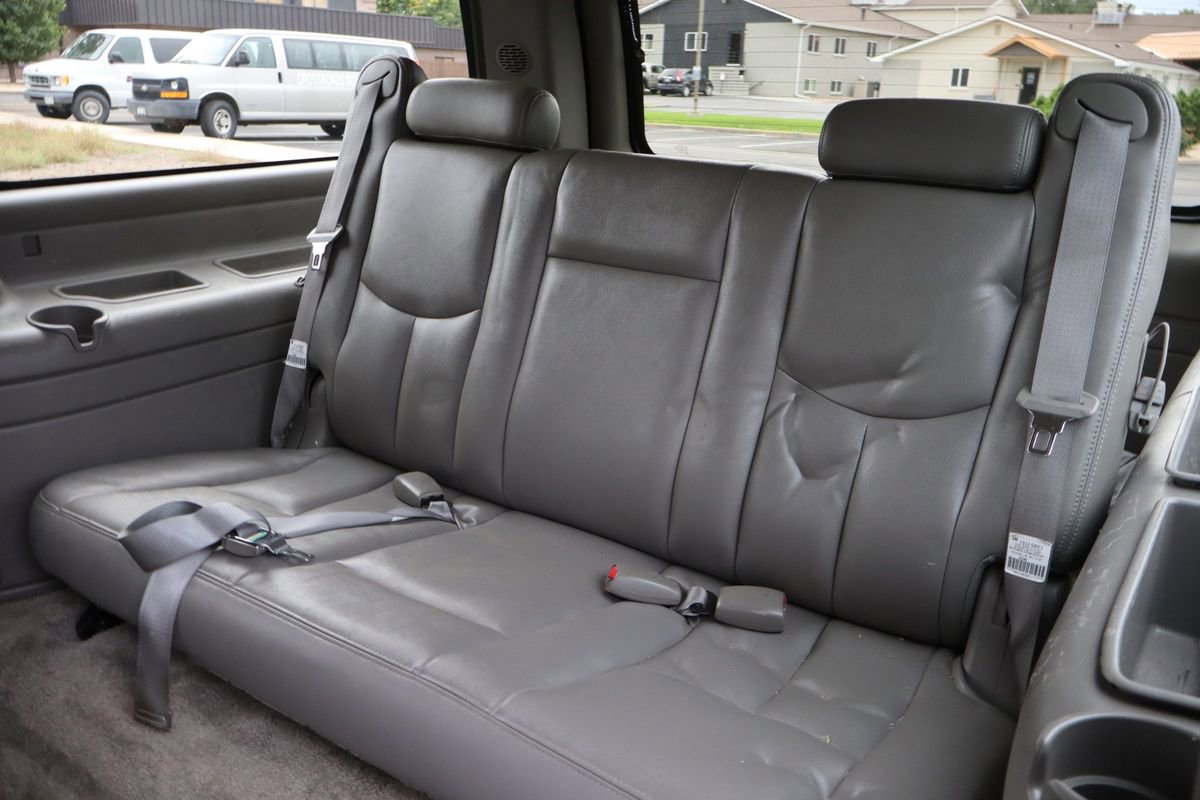 Used 2003 Chevrolet Suburban 2500 LT w/ LT Preferred Equipment Group image 22