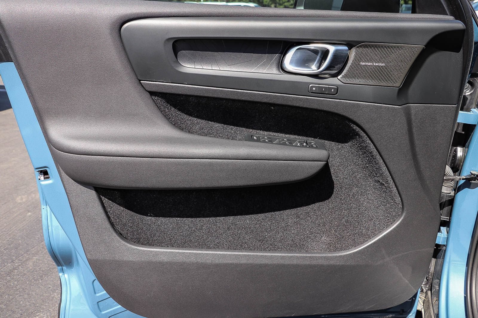 Used 2023 Volvo C40 P8 Recharge Ultimate w/ Protection Package Premier AWD/4WD image 22