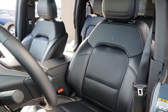 Used 2025 Ford Bronco Outer Banks image 11