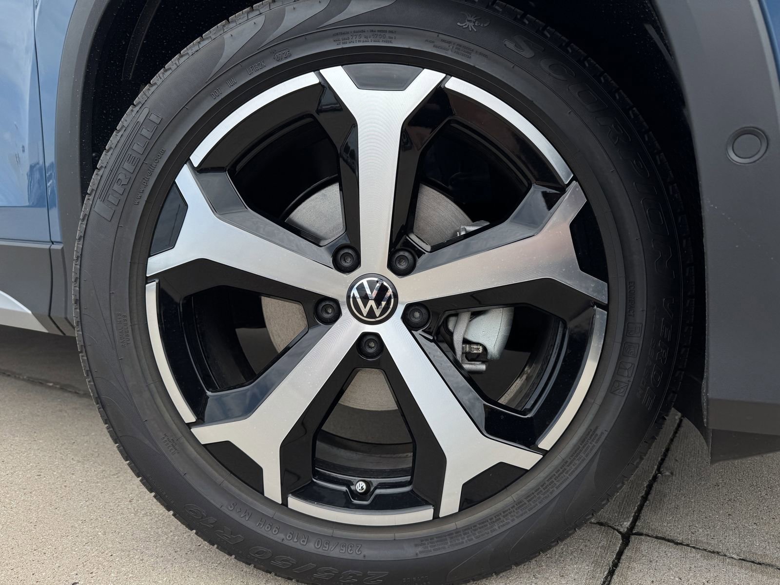 New 2026 Volkswagen Tiguan SE FWD image 11