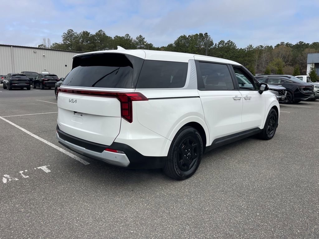 Certified 2025 Kia Carnival image 5