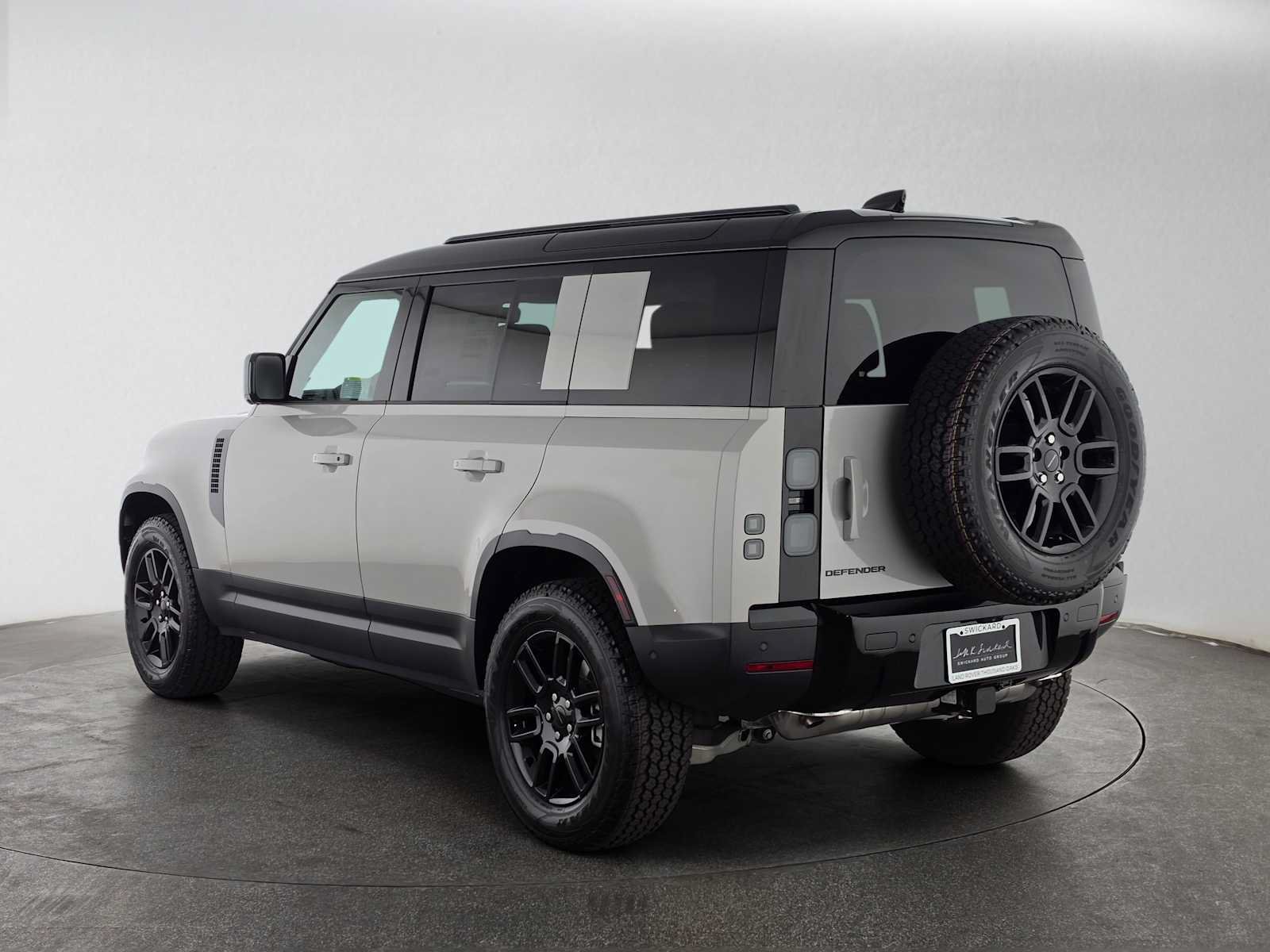 New 2026 Land Rover Defender 110 S AWD/4WD image 3
