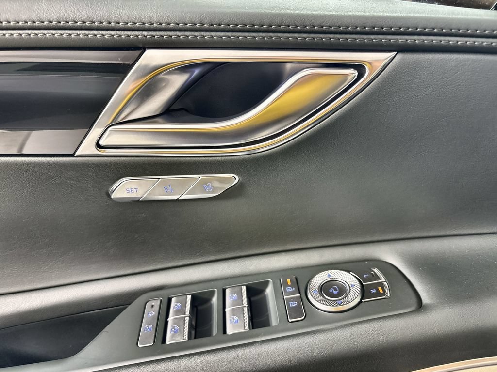 New 2026 Genesis GV80 2.5T RWD image 15