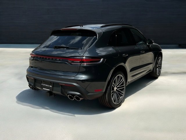 Certified 2025 Porsche Macan image 7
