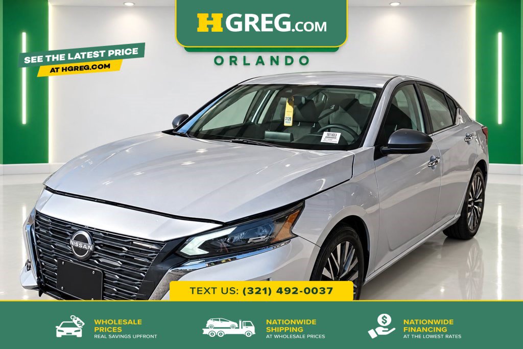 Used 2024 Nissan Altima 2.5 SV FWD image 1