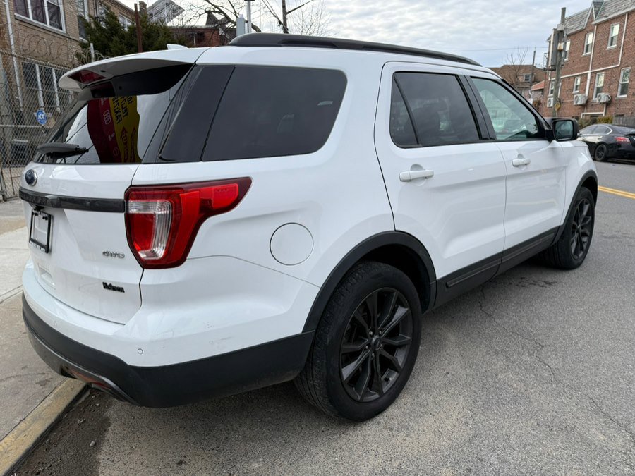 Used 2017 Ford Explorer XLT w/ Equipment Group 202A AWD/4WD image 4