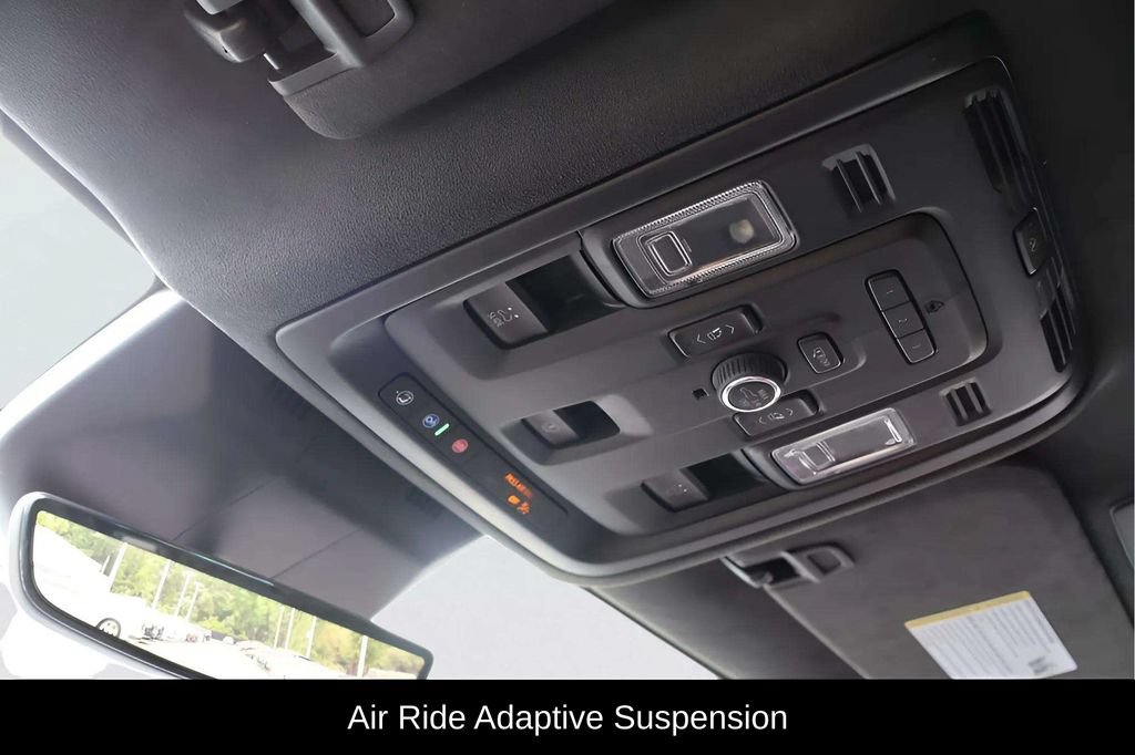 Used 2023 Cadillac Escalade V AWD/4WD image 9