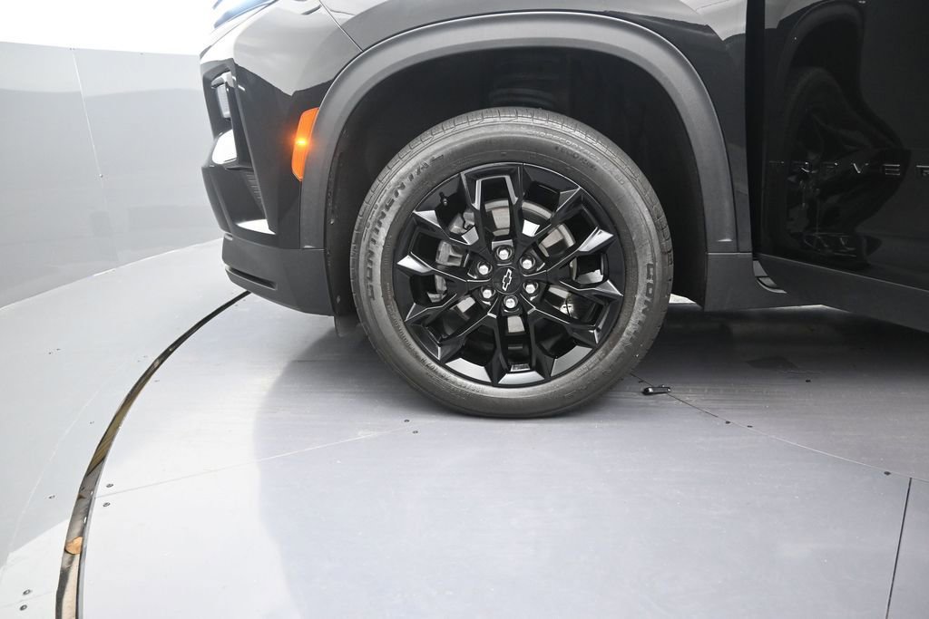 Used 2024 Chevrolet Traverse LS w/ Midnight/Sport Edition FWD image 12