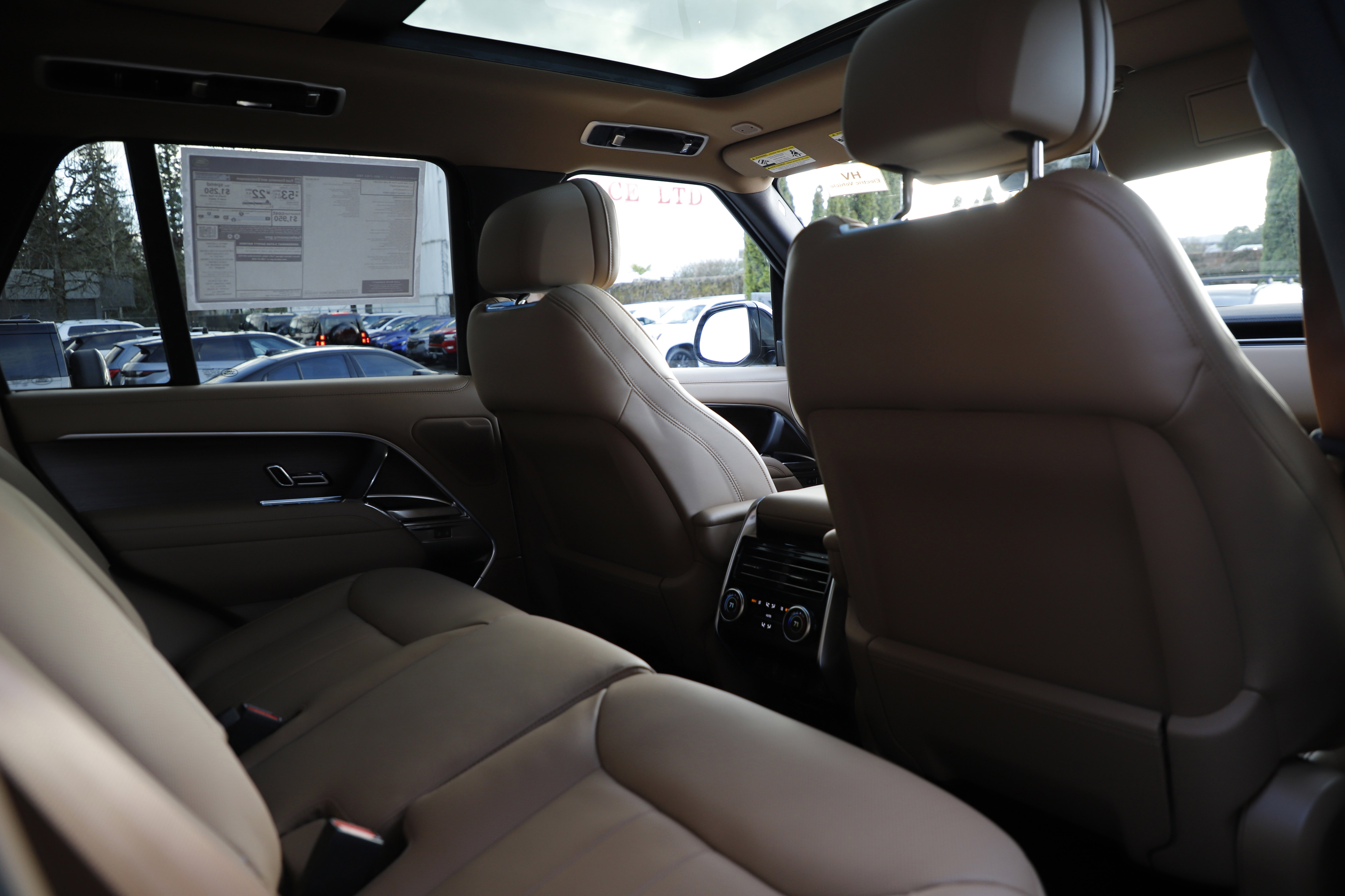 New 2026 Land Rover Range Rover SE image 11